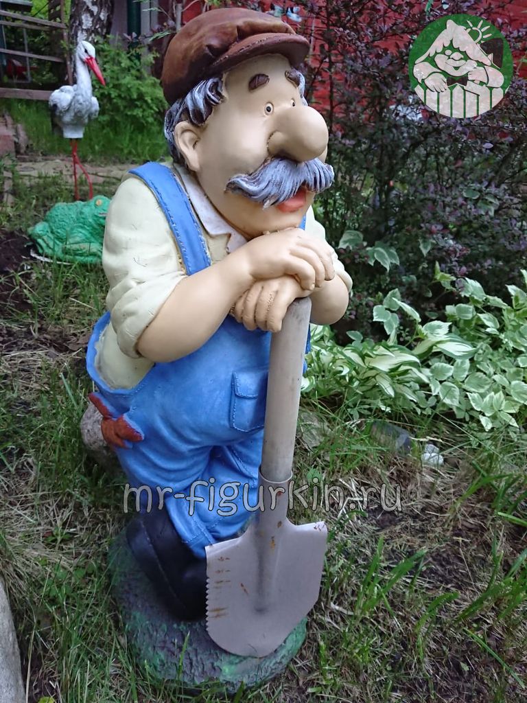 Садовая фигура Мужик с лопатой H-66 см