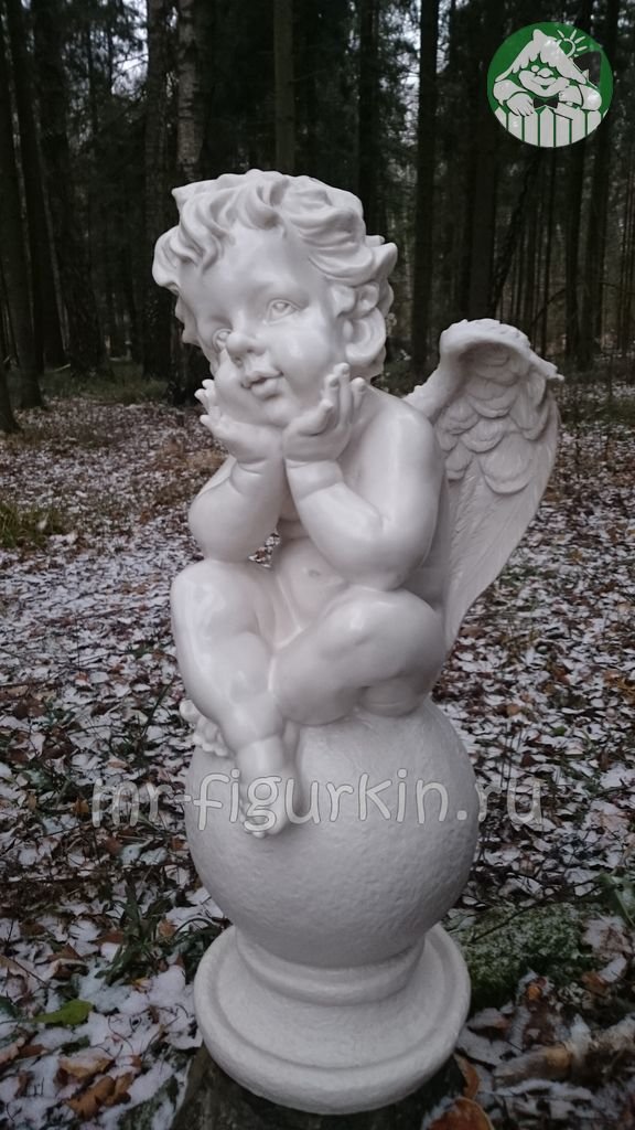 Фигура Ангел на шаре задумчивый H-65 см