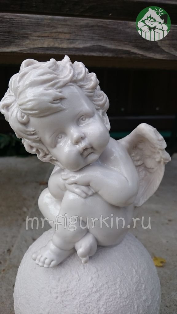 Фигура Ангел на шаре малыш мальчик В-37 см