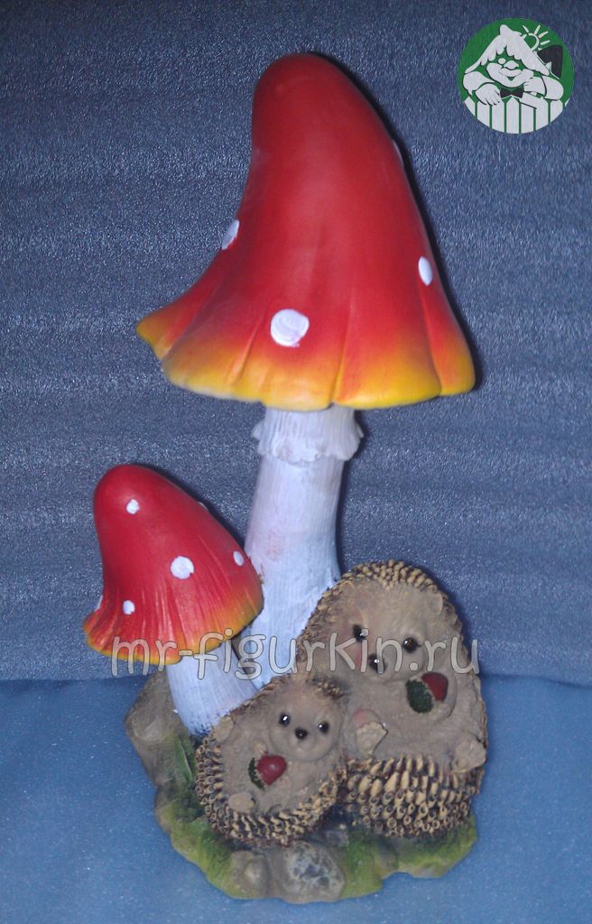 Садовая фигура Ежи под грибами H-31 см